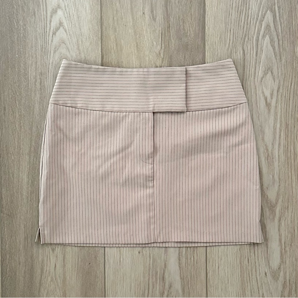 35th & 10th 90’s mini skirt
